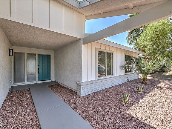 4th image of 5028 Meadow Grove Ct