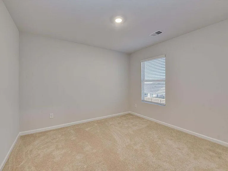 433 Whitby Ct — Photo 26
