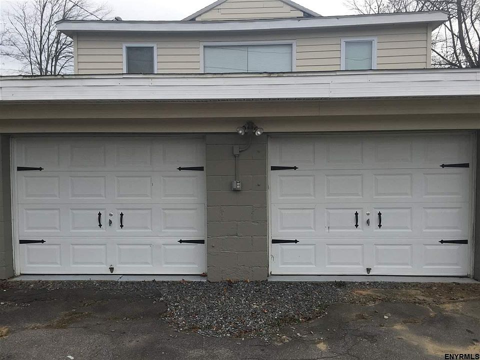 2nd image of 282 Elm Ave E