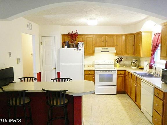 3rd image of 27057 Oxley Dr