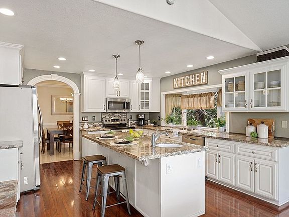 5th image of 2725 Knollwood Dr