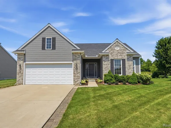 665 Marblewood Ln, Saline, MI 48176