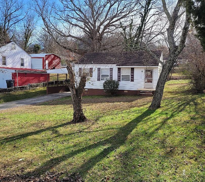 1st image of 2308 Lloyd Ave