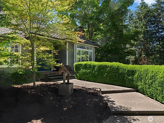 2nd image of 9012 161st Street Ct E