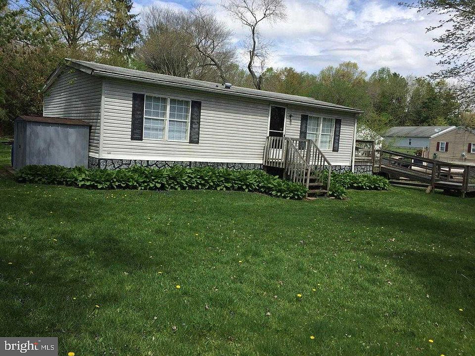2nd image of 827 Jackson Hall School Rd