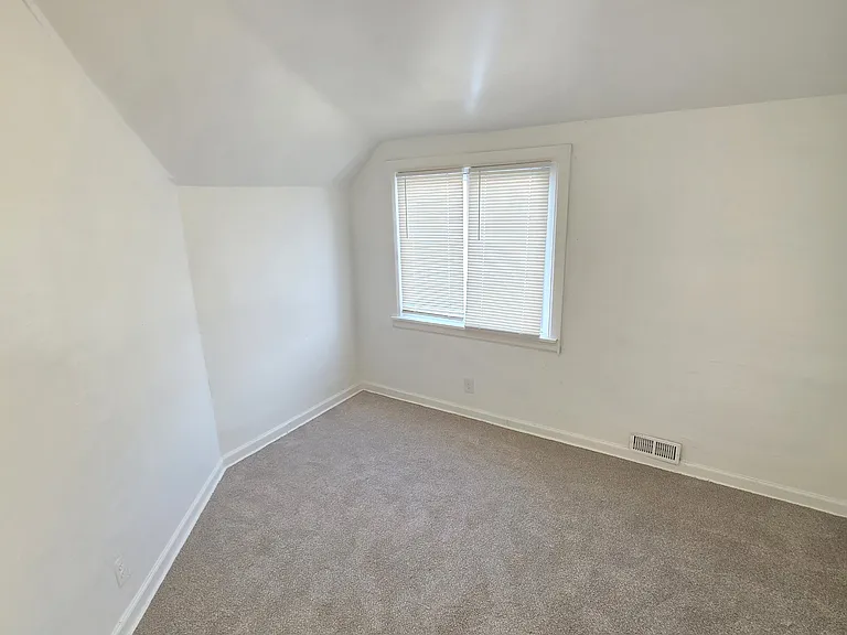 15863 Sorrento St — Photo 31