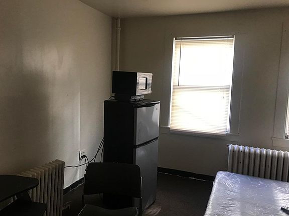 5th image of 277 Scofield Ave APT 5