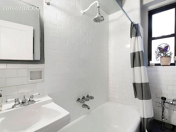 5th image of 300 8th Ave APT 1E
