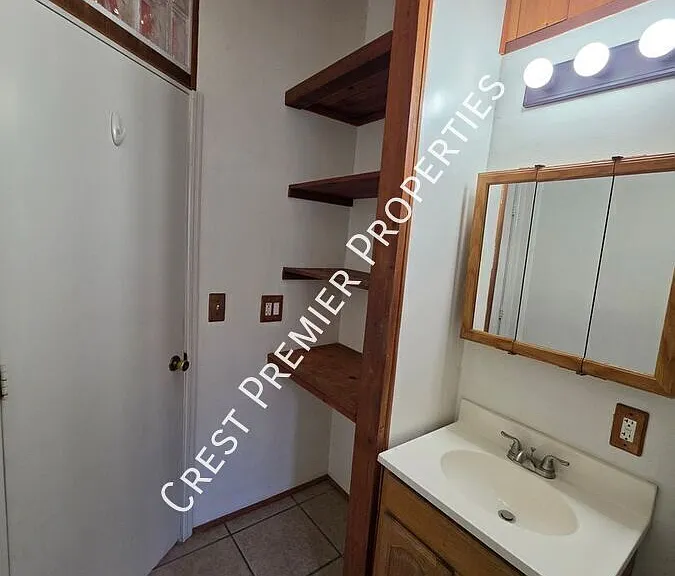 2145 W Wilshire Dr #1 — Photo 21