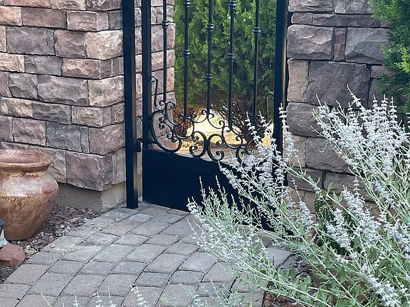 3rd image of 5715 E La Privada Dr
