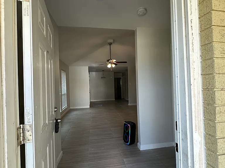 2311 Summer Place Dr — Photo 2