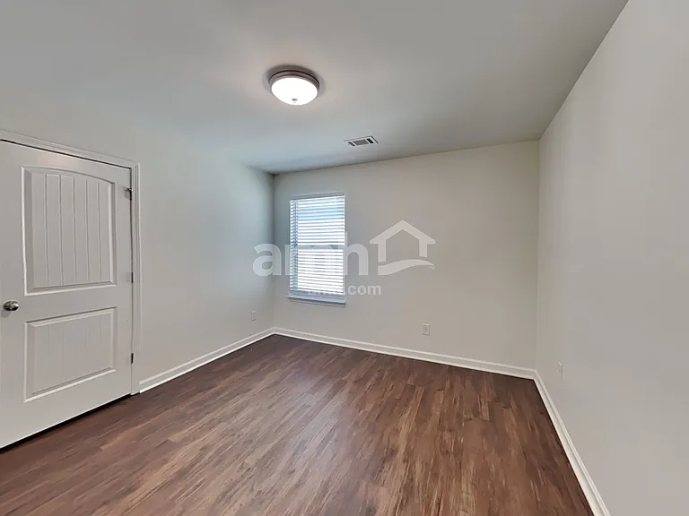 216 Leland Ln — Photo 15