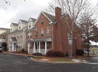 780 Monument Ave, Woodbridge, VA 22191