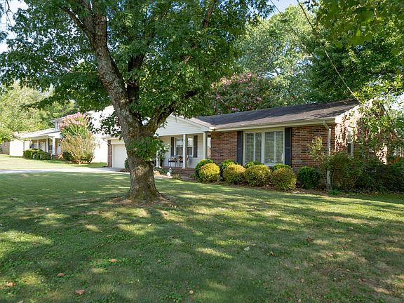 2nd image of 616 Hemlock Dr SE