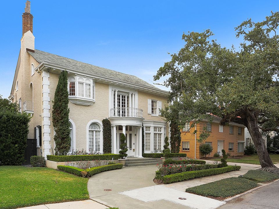 1st image of 36 Versailles Blvd