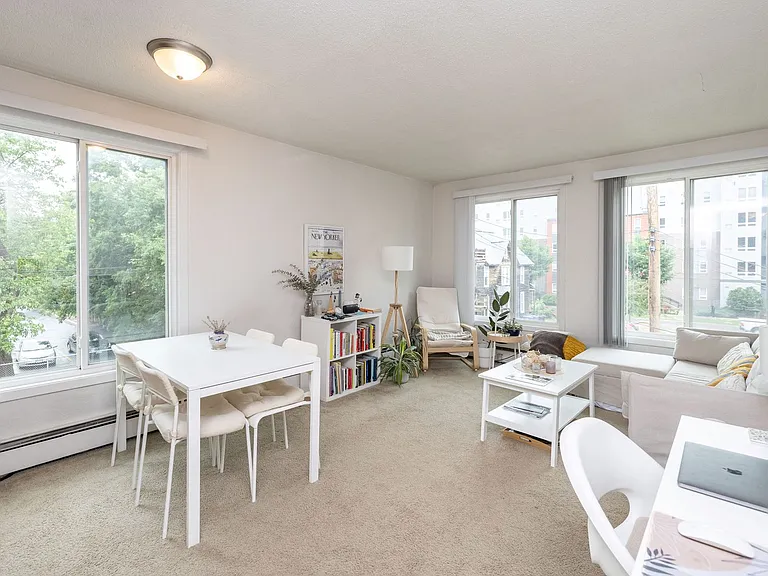 Campus East Apartments: Your Perfect Home Near U of M Twin Cities! — Photo 17