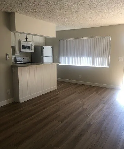 Ponderosa Apartments — Photo 2