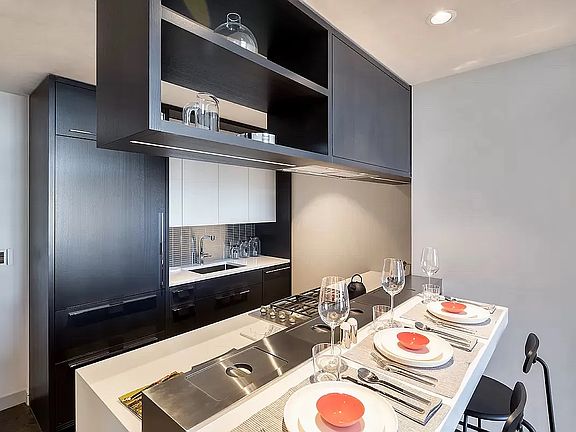 4th image of 252 South St #75G