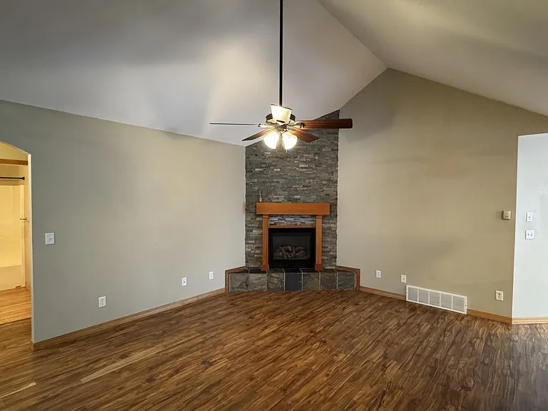 3003 Oliver St — Photo 9