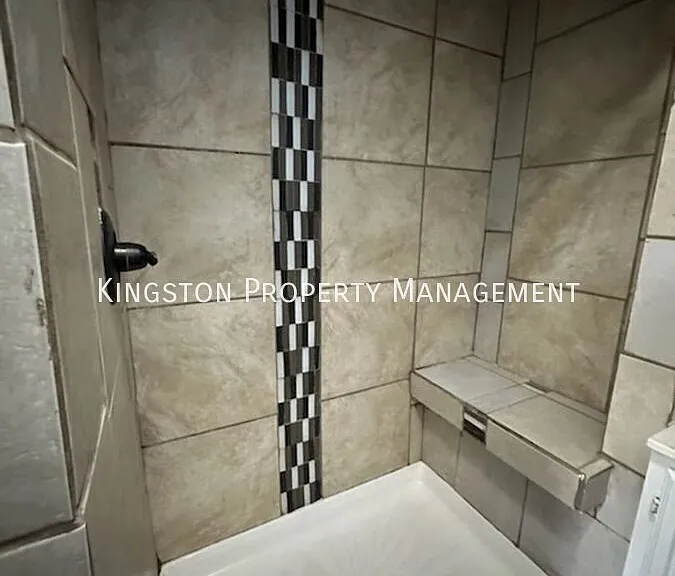 208 E Adair St #6 — Photo 17