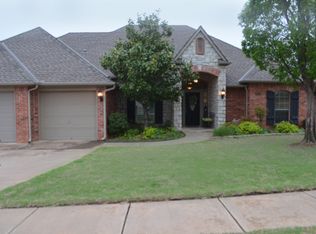 3207 Amberwood Ct, Edmond, OK 73003