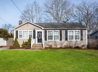 33 Harper St, Patchogue, NY 11772