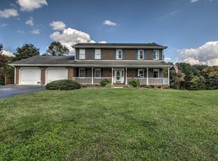 174 Wyndermere Dr, Troutville, VA 24175