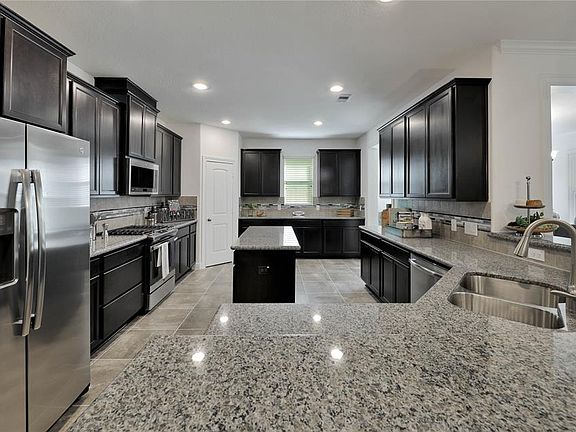 3rd image of 1703 Graystone Hills Dr