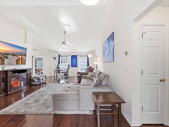 3rd image of 274 Palladium Dr.