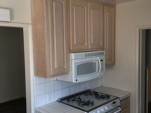 Kitchen Stove/Oven/Micro