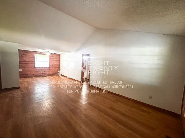 503 E Maple St — Photo 5