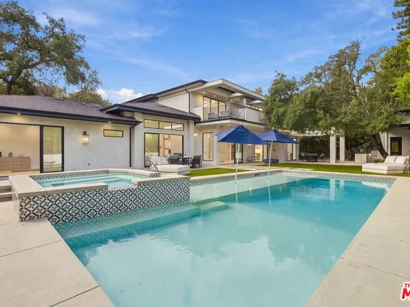 17401 Rancho St, Encino, CA 91316