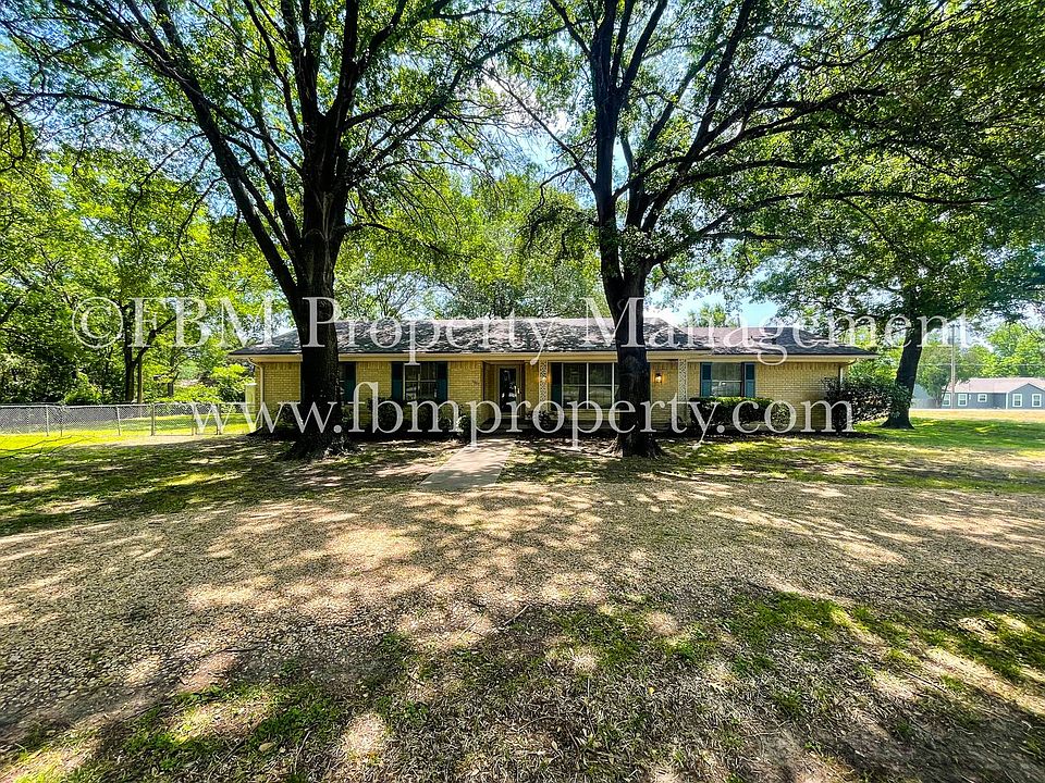 1st image of 1501 E Ennis Ave