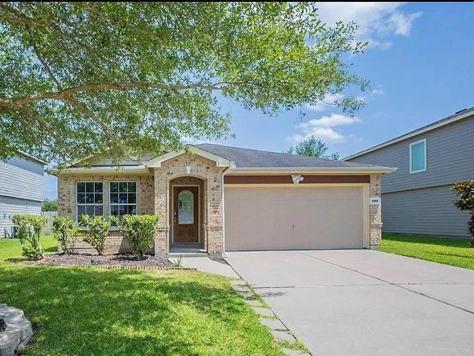 1111 Desert Springs Ln