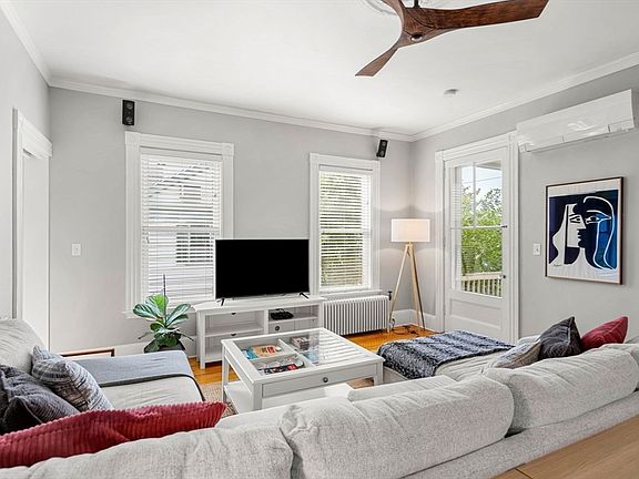 5th image of 15 Washington St #2