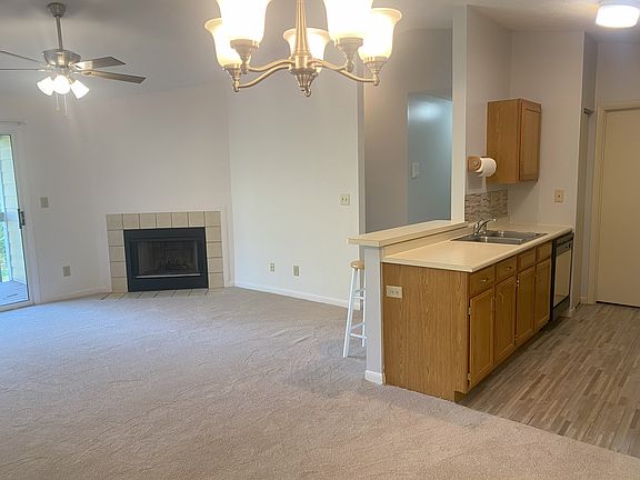 2nd image of 188 Mallard Glen Dr APT 6