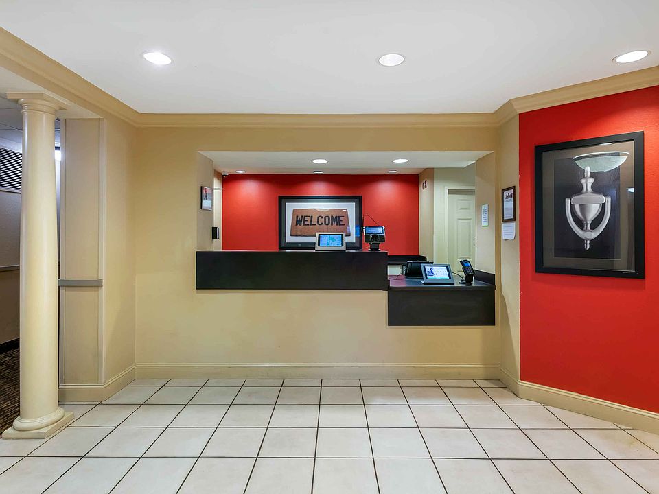 Lobby and Guest Check-in