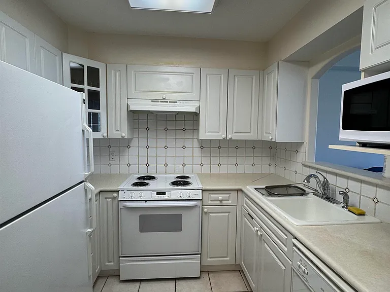 5615 Hampton Pl #402 — Photo 19