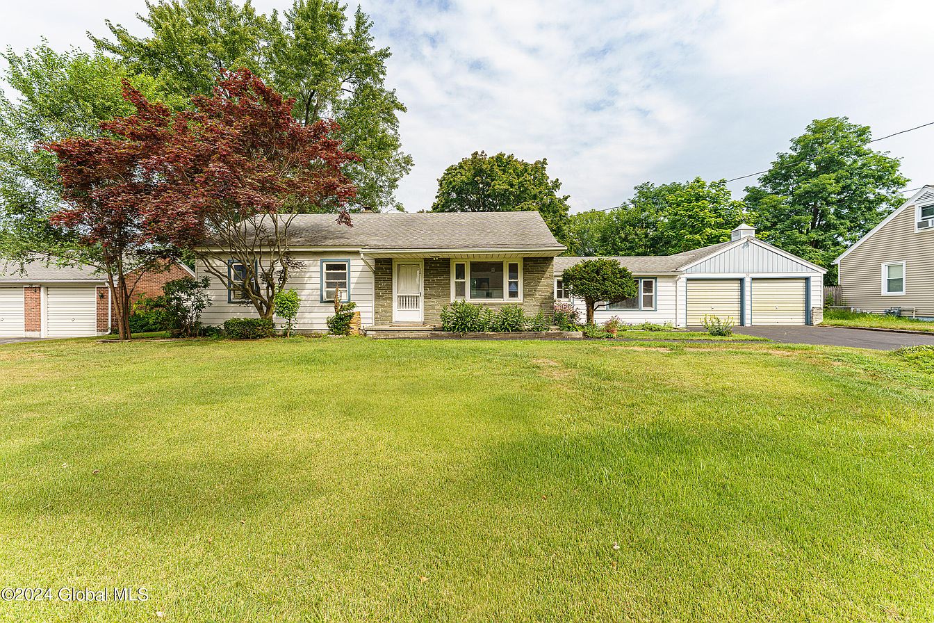 1st image of 32 Fuller Terrace