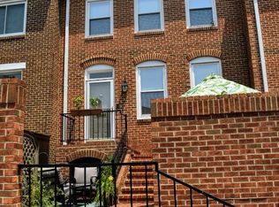 1052 N Randolph St, Arlington, VA 22201