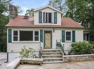 671 Farmers Mills Rd, Carmel, NY 10512