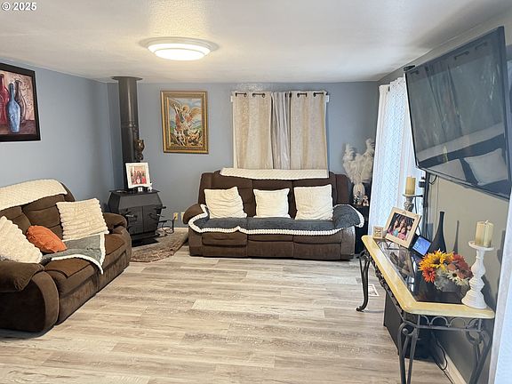 4th image of 13900 SE Highway 212 Unit 212