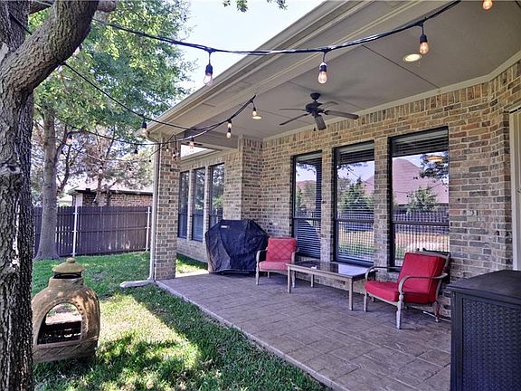 3rd image of 8336 Park Brook Dr