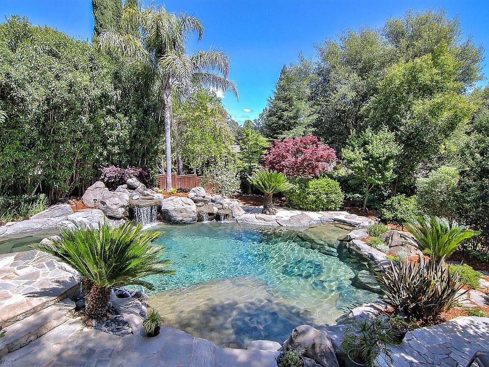 1st image of 134 Tomlinson Dr