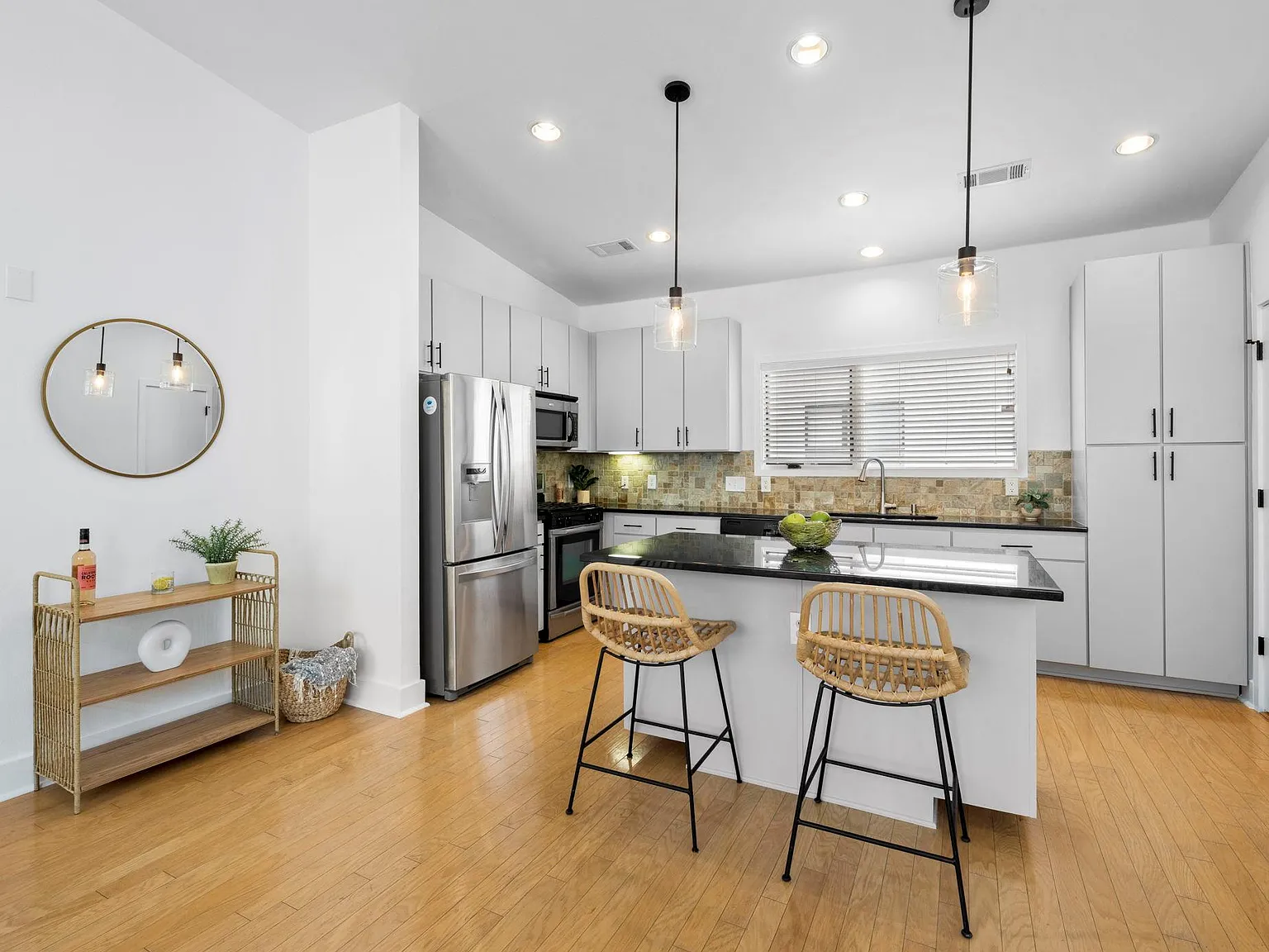 1702 S Lamar Blvd — Photo 4