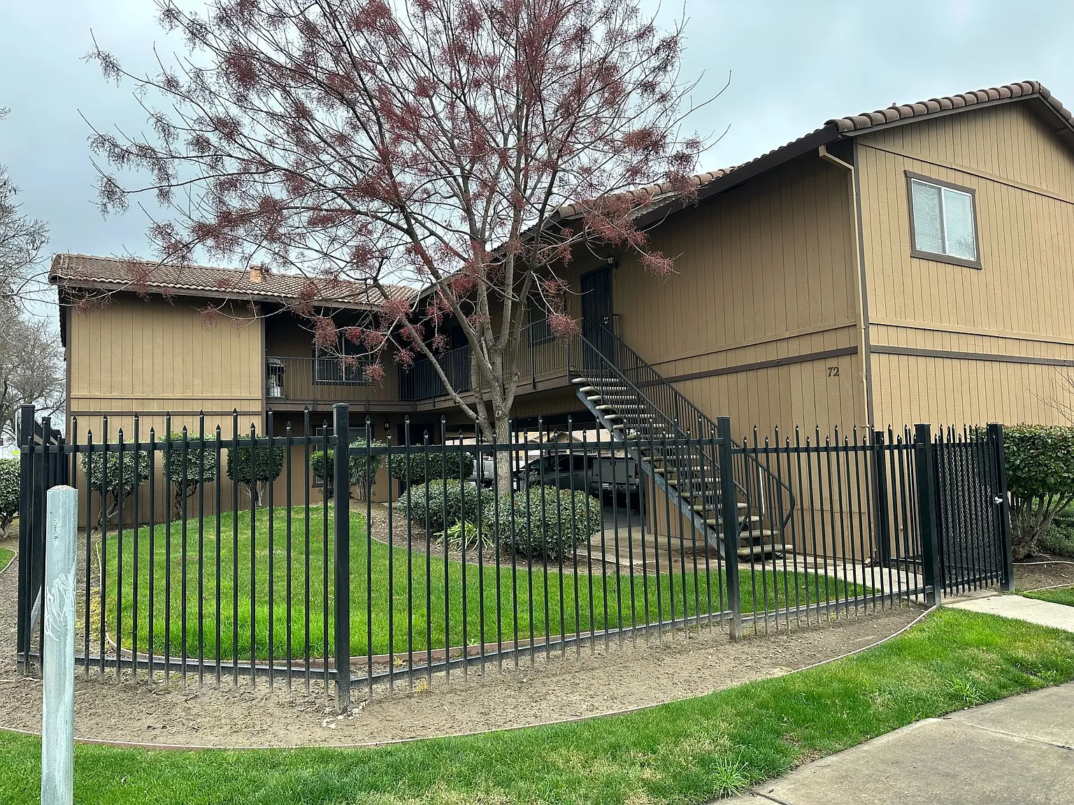 Gated community - Water, Garbage & Sewer Included — Photo 4