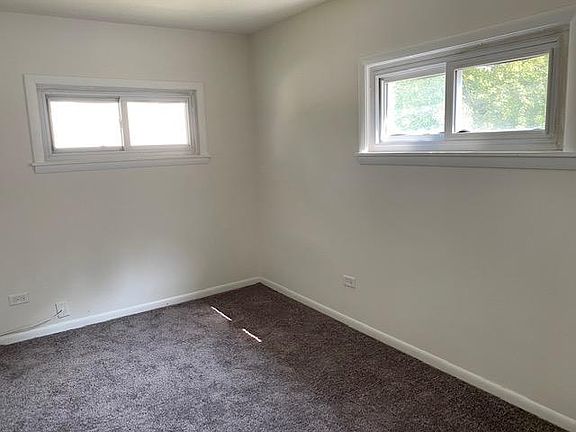 3rd image of 121 N Oakwood Ave #2