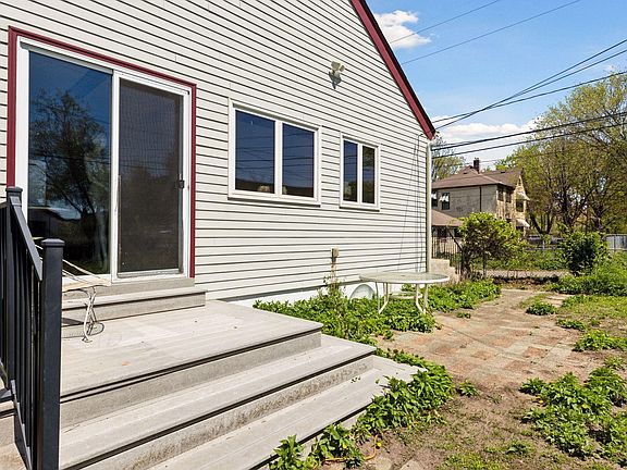 4th image of 2080 Hartford Ave