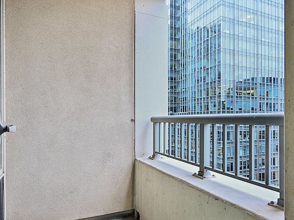 5th image of 345 N La Salle Dr APT 2510