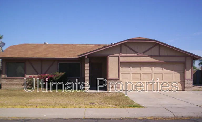 9538 W Echo Ln — Photo 1